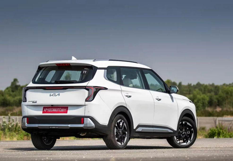 kia-carens-3_1790356086.jpg
