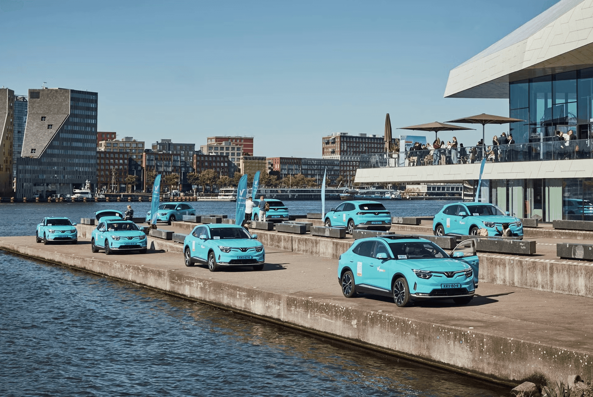 Tại Hà Lan, Greeen SM sử dụng mẫu VF 8 để chạy dịch vụ taxi. Ảnh: Tổng hợp