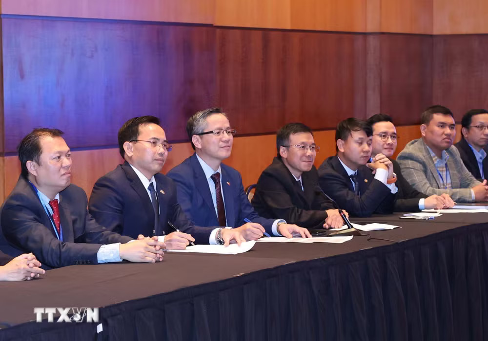 ttxvn_tong-bi-thu-chu-tich-nuoc-gap-dai-dien-mang-luoi-chuyen-gia-nha-khoa-hoc-viet-nam-tai-canada-9050325-5.jpg.avif