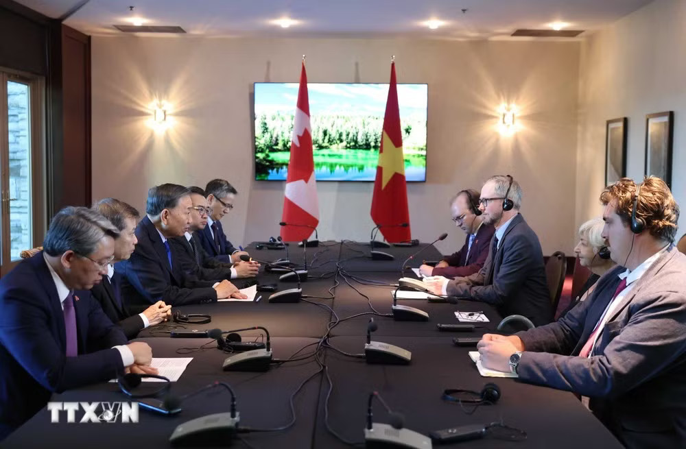 Tổng Bí thư, Chủ tịch nước Tô Lâm tiếp Tổng Bí thư Đảng Cộng sản Canada Drew Garvie. (Ảnh: Thống Nhất/TTXVN) Tổng Bí thư, Chủ tịch nước tiếp lãnh đạo Đảng Cộng sản Canada - Ảnh 1.