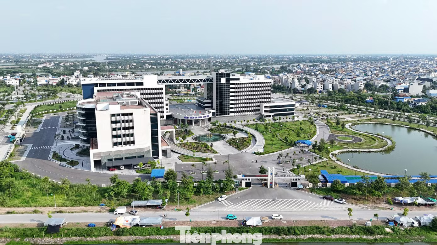 Bệnh viện Đa khoa Nam Định Thông tin mới về công trình bệnh viện 1.800 tỷ đồng ở Ninh Bình phải dùng xô, chậu hứng nước - Ảnh 1.