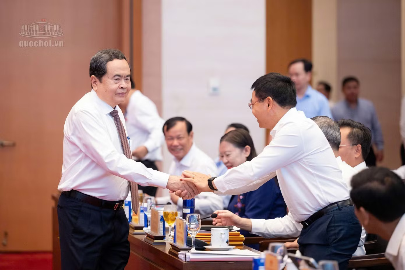 Chủ tịch Quốc hội: Không để gỡ một điểm nghẽn ở luật này lại tạo thêm một điểm nghẽn ở luật khác - Ảnh 1.