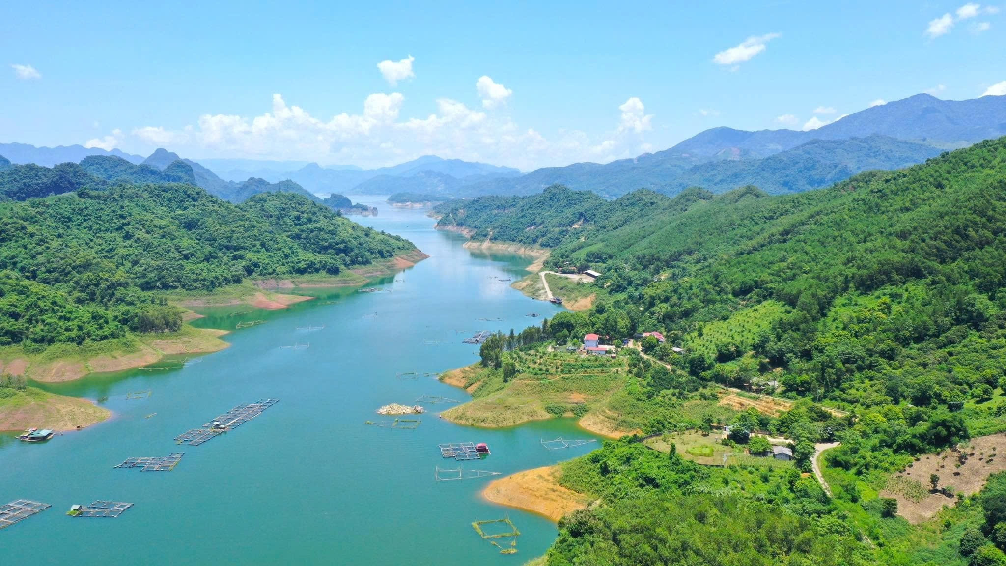 ho hoa binh-1