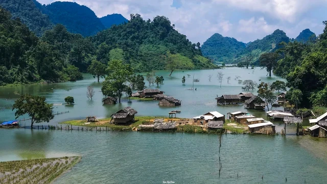 Hiện tượng nước dâng lên chỉ xuất hiện trong 4 tháng mỗi năm. Ảnh(Ảnh- Quang Kiên)
