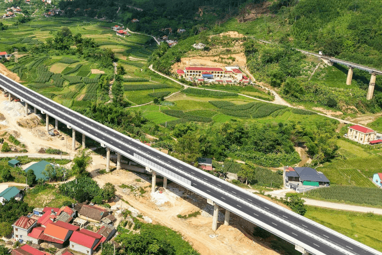 Phó Thủ tướng yêu cầu nghiên cứu miễn phí 2 tuyến cao tốc trọng điểm do Đèo Cả thi công dịp Tết 2027