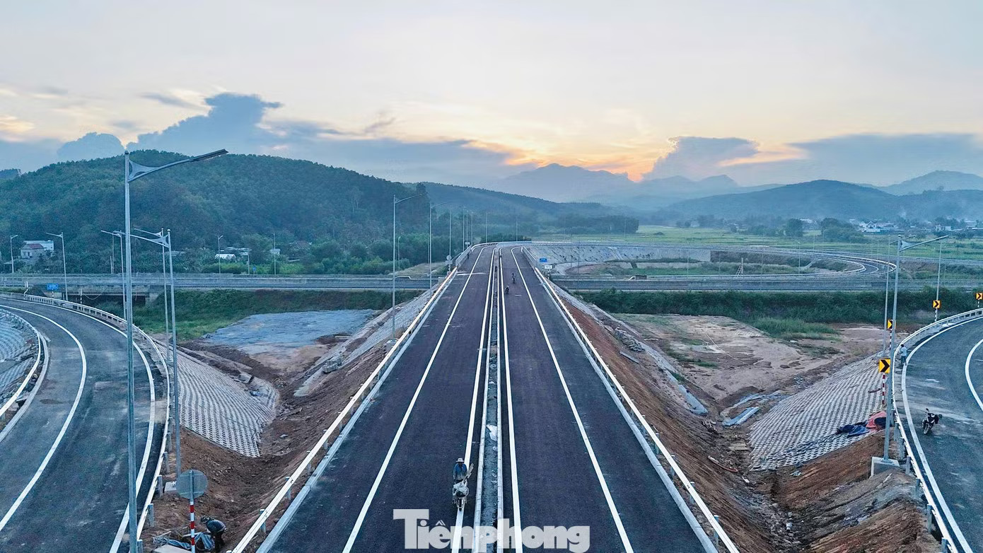 Khai thác nút giao 100 tỷ trên cao tốc Đà Nẵng - Quảng Ngãi - Ảnh 3.