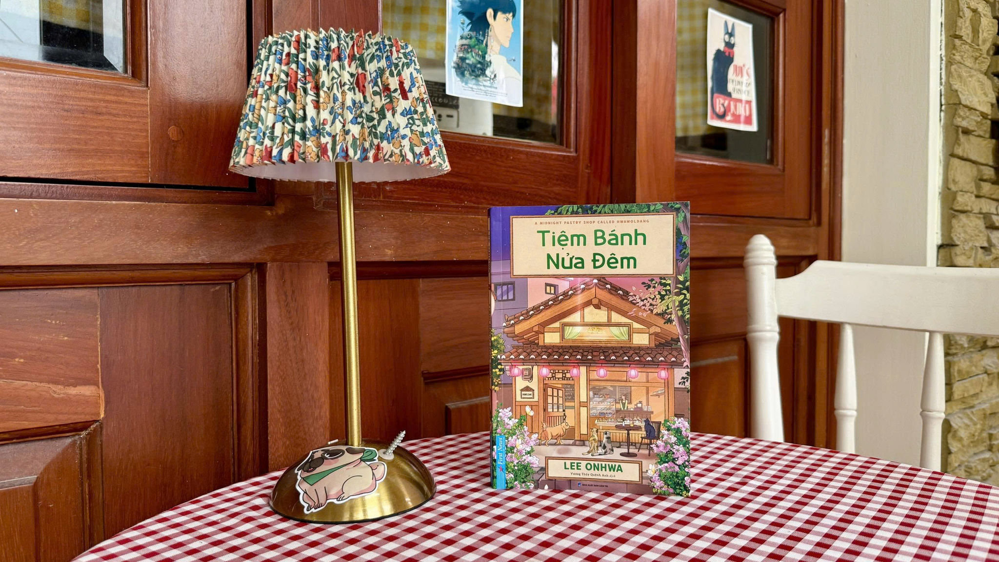 Tiệm bánh lúc nửa đêm