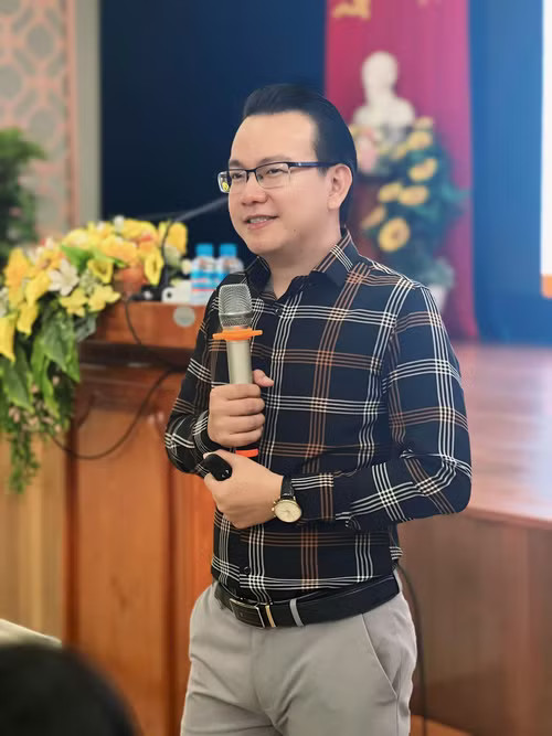 Tiến sĩ tâm lý Đào Lê Hoà An - Chủ nhiệm chương trình Tâm lý học, Đại học Victoria Thái Bình Dương, Thành viên ban tư vấn chính sách pháp luật về Thanh thiếu nhi của Ban Bí thư T.Ư Đoàn TNCS Hồ Chí Minh. Gần 300.000 người sao lại trút giận trong nhóm'Con ghét bố mẹ' - Ảnh 2.