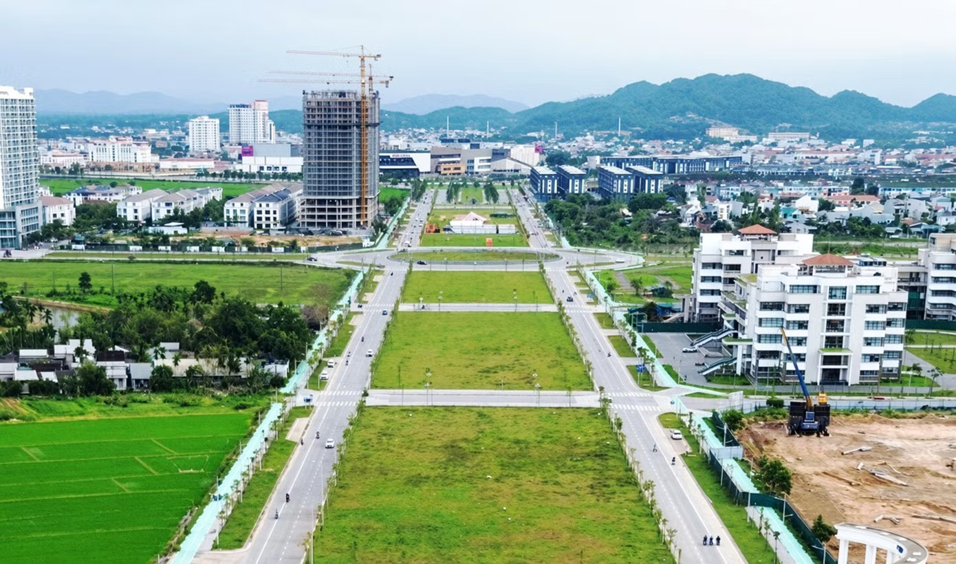 Khu vực vòng xuyến Võ Nguyên Giáp - Tố Hữu sắp hình thành tổ hợp công trình thương mại dịch vụ kết hợp nhà ở. Huế xây tòa tháp 36 tầng tại nút giao Võ Nguyên Giáp - Tố Hữu - Ảnh 1.