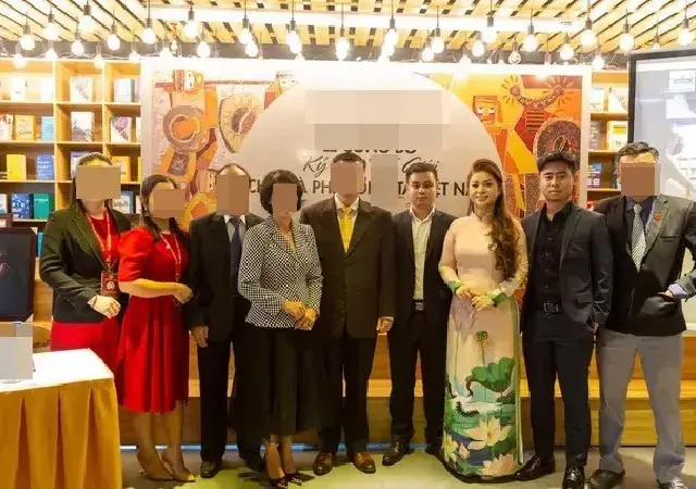 Lộ diện hình ảnh hiếm hoi 2 thiếu gia nhà 'vua cà phê' Đặng Lê Nguyên Vũ
