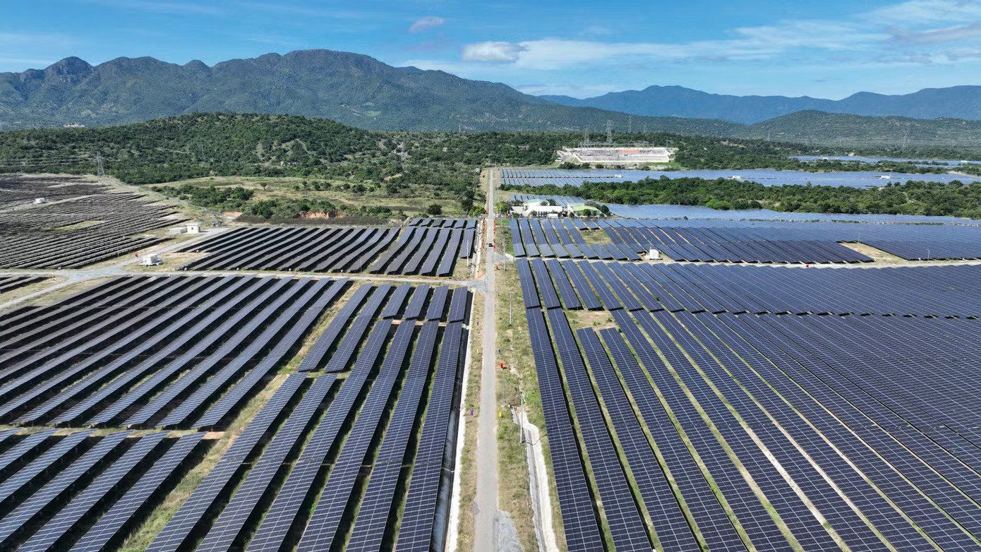 EVN đề nghị chủ đầu tư dự án năng lượng tái tạo gặp vướng đàm phán lại giá điện. Ảnh minh họa. EVN đề nghị đàm phán giảm giá điện với loạt dự án năng lượng tái tạo - Ảnh 1.