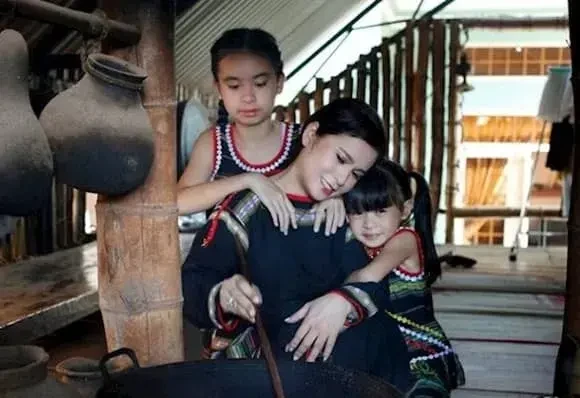 4-nguoi-con-cua-vua-ca-phe-dang-le-nguyen-vu-deu-ten-nguyen (1).jpg 0