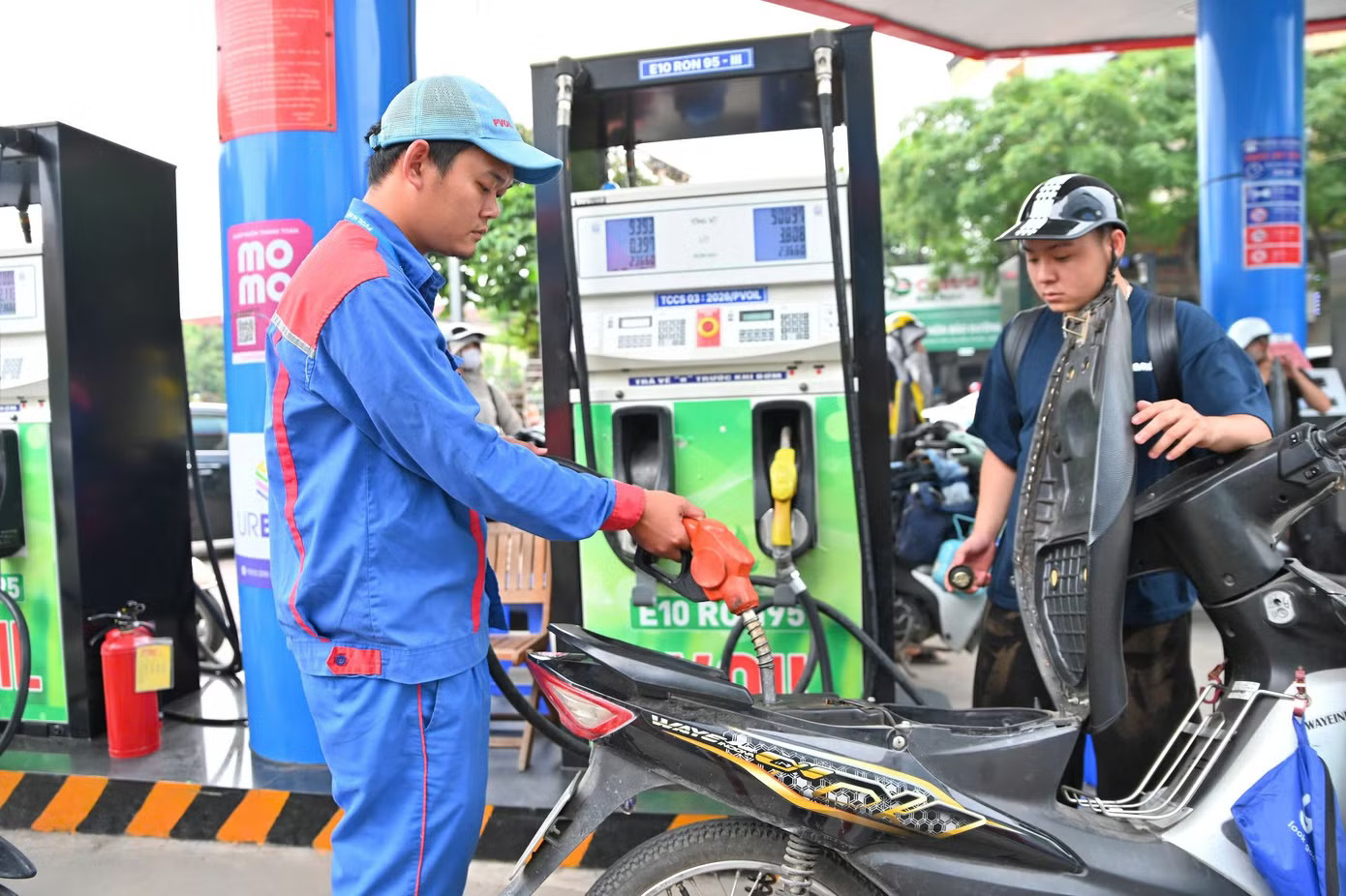 Dự thảo nghị định mới về kinh doanh xăng dầu có nhiều lỗ hổng cần vá? - Ảnh 2.
