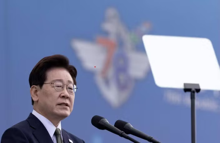 Tổng thống Hàn Quốc Lee Jae Myung. (Ảnh: Reuters) Hàn Quốc báo động với hàng loạt vụ AI tấn công ngân hàng - Ảnh 1.