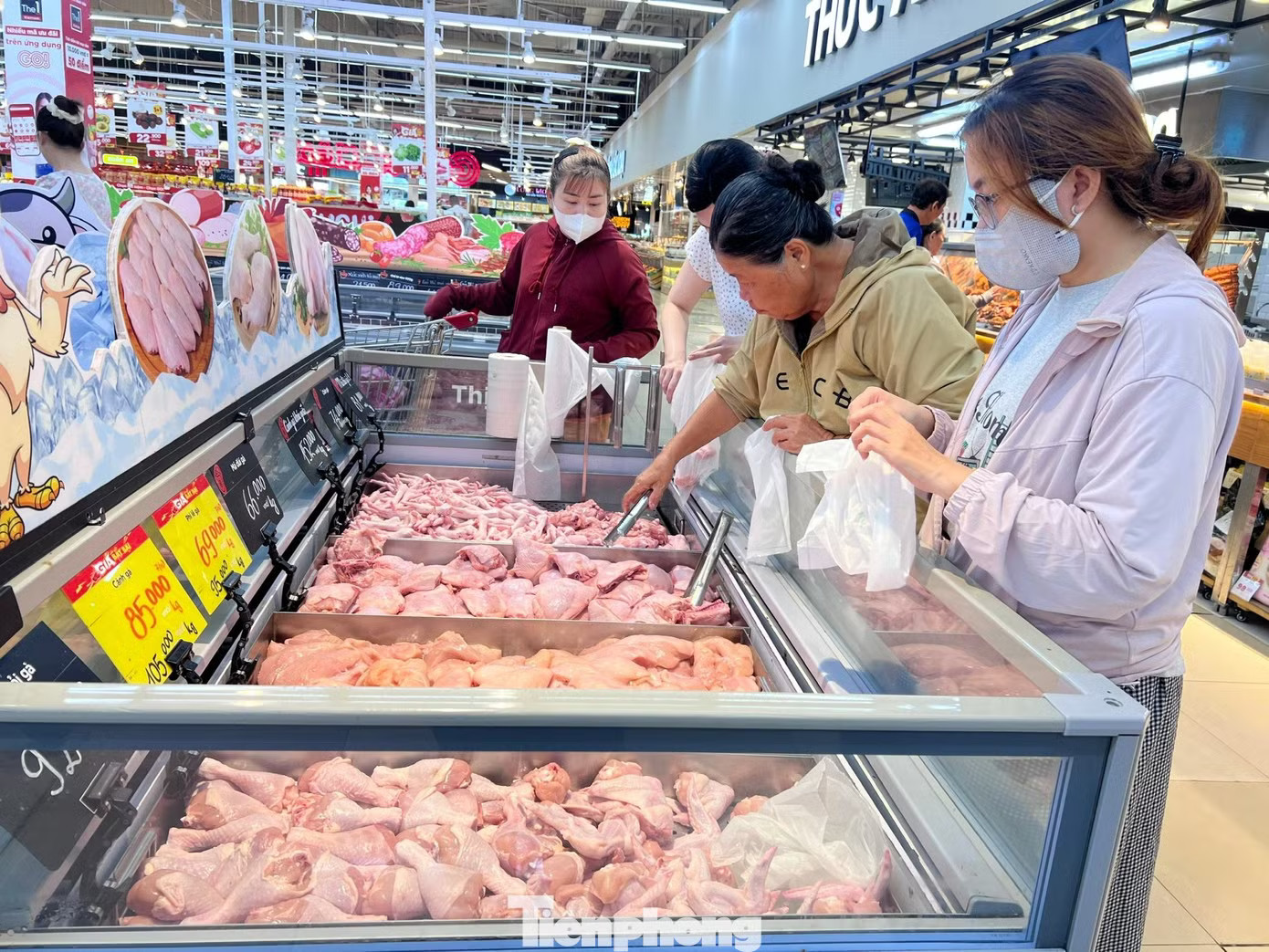 Thịt gà, thịt heo trong nước đang có giá cao hơn hàng nhập khẩu Thịt đông lạnh nhập khẩu: Mua càng nhiều, giá càng rẻ - Ảnh 8.