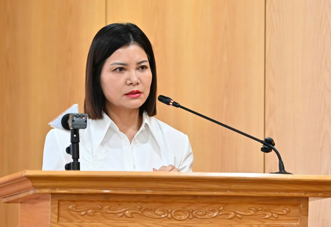 Bà Nguyễn Thuý Hiền - Phó Cục trưởng Cục Quản lý và Phát triển thị trường trong nước, Bộ Công Thương. Doanh nghiệp tự định giá xăng dầu: Cơ chế giám sát ra sao? - Ảnh 1.