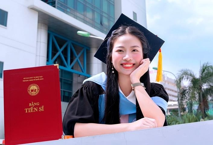 thuy-linh-1_1791444577.jpg