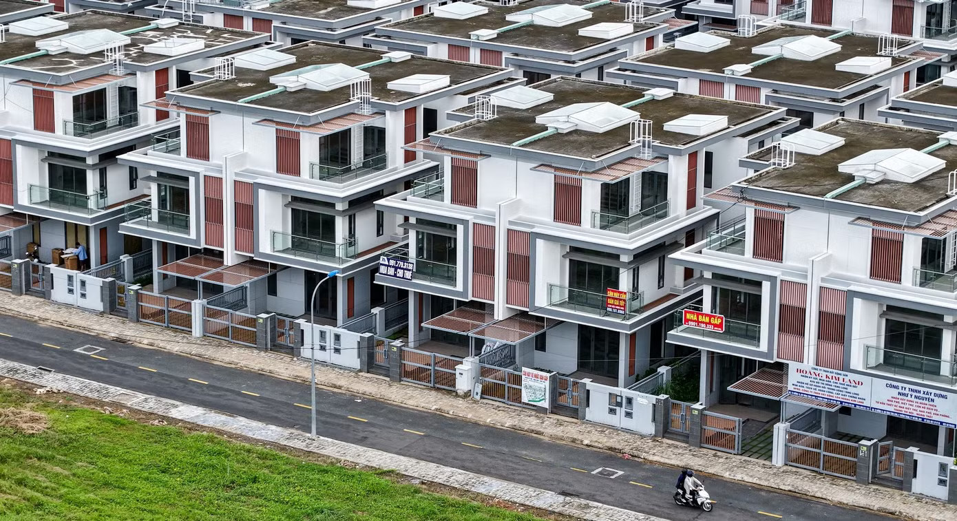 Đề xuất đánh thuế đất bỏ hoang cao gấp 7 lần vẫn quá nhẹ? - Ảnh 1.