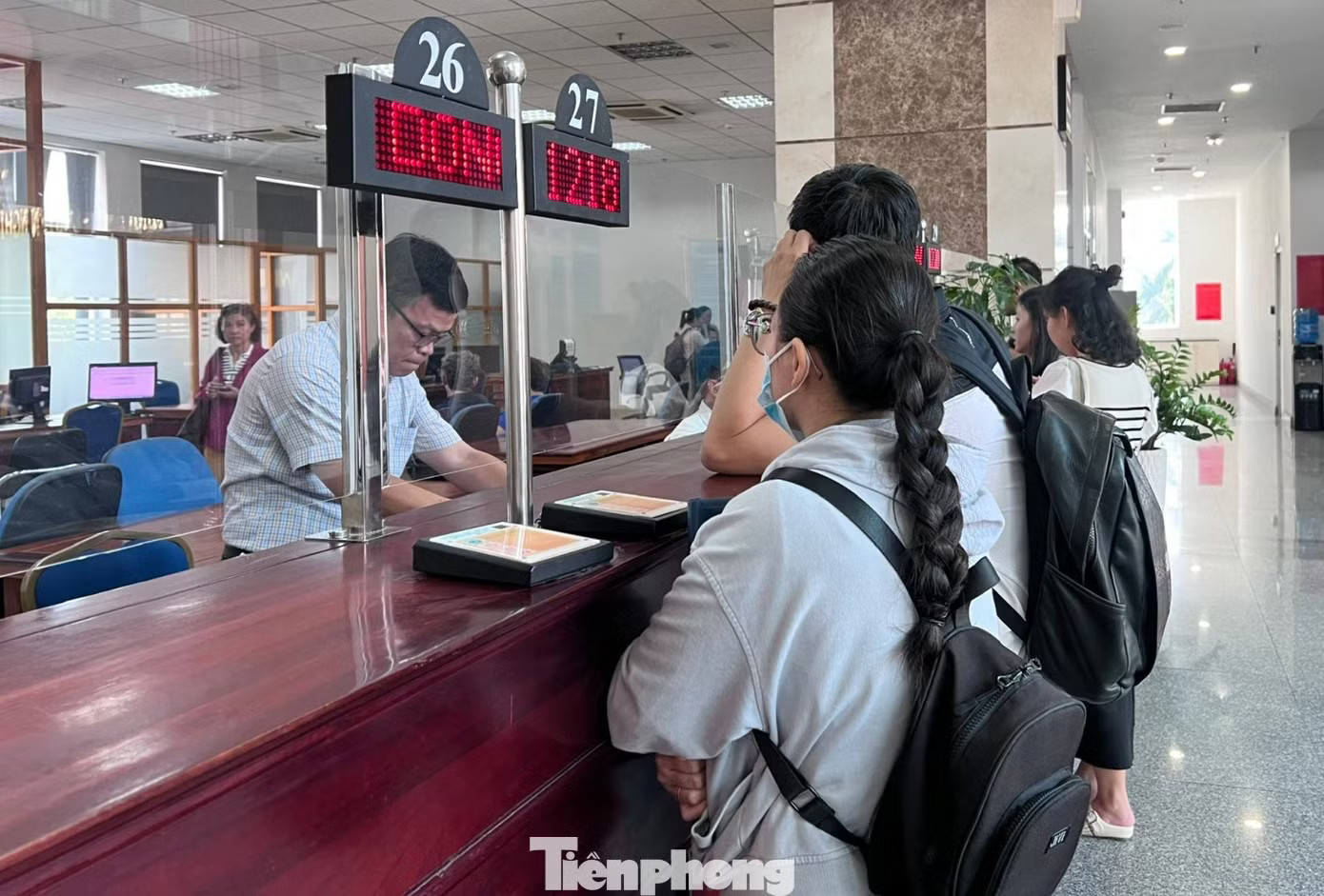 Khổ sở trong vai giám đốc, cú sốc 'tuýt còi' xuất cảnh - Ảnh 6.