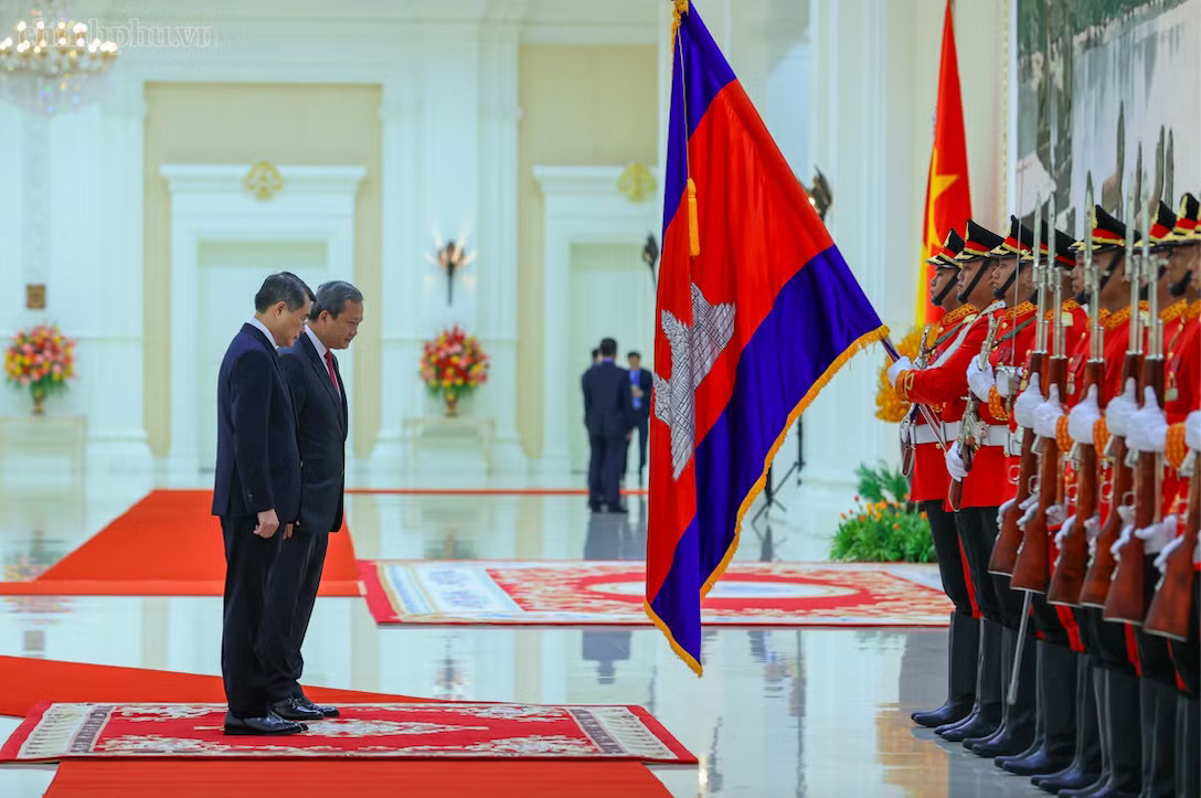 Thủ tướng Campuchia Hun Manet chủ trì lễ đón chính thức Thủ tướng Lê Minh Hưng - Ảnh 3.
