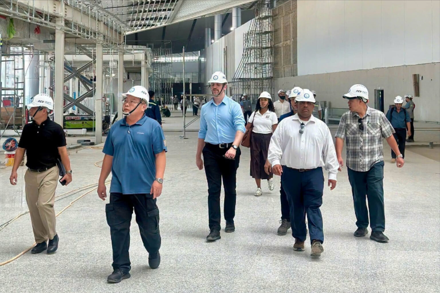 Sân bay Long Thành sắp chính thức vận hành, Tổng Lãnh sự Hoa Kỳ cùng đoàn đại sứ trực tiếp đến khảo sát