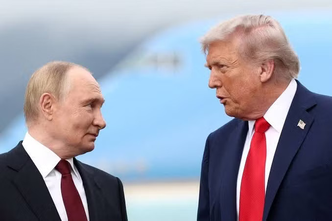 Tổng thống Mỹ Donald Trump và Tổng thống Nga Vladimir Putin. (Ảnh: Reuters) Tổng thống Mỹ điện đàm với Tổng thống Nga, đạt thỏa thuận quan trọng - Ảnh 1.