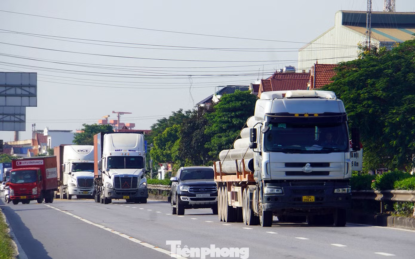 Đơn vị vận hành cao tốc Hà Nội - Hải Phòng nói gì về đề xuất giảm phí xe tải, container - Ảnh 1.