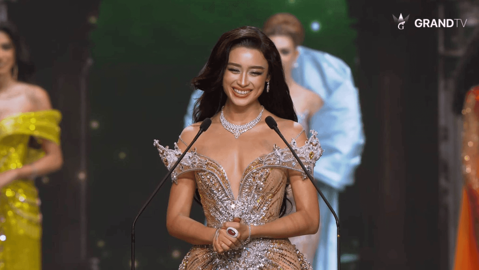 emoura pham