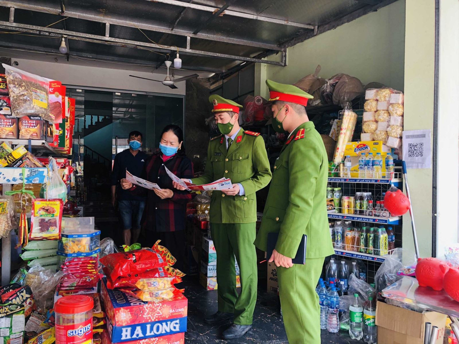 congan.hungyen.gov.vn-uploads-images-_anh-3-kiem-tra-huong-dan-cong-tac-pccc-tai-co-so-nha-de-o-ket-hop-ban-hang-tap-hoa-dip-cuoi-nam-2025.jpg