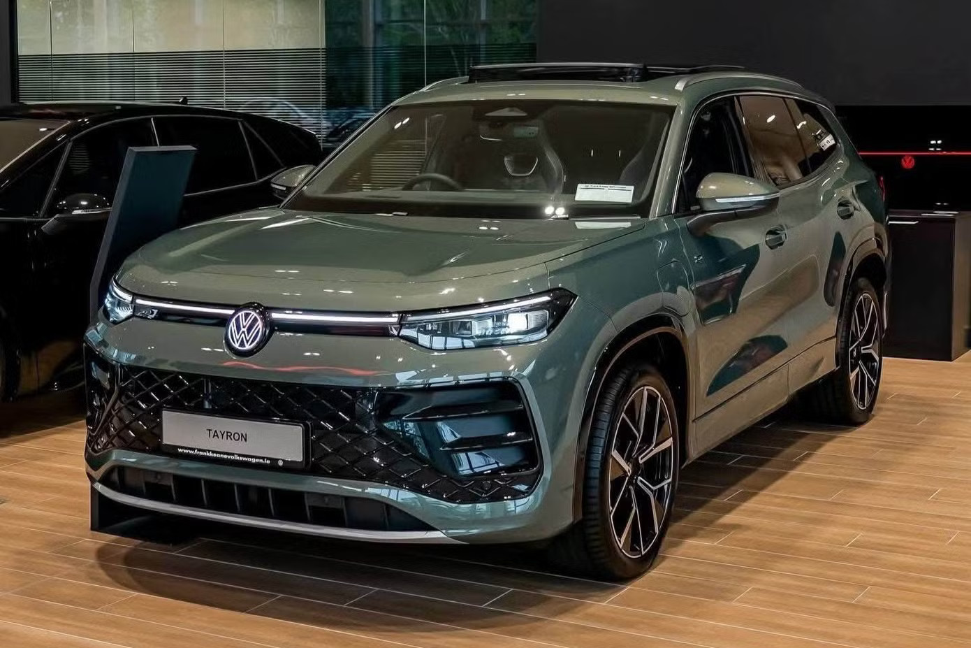 Thị trường ô tô Việt Nam chuẩn bị đón mẫu xe 7 chỗ mới - Ảnh 3.