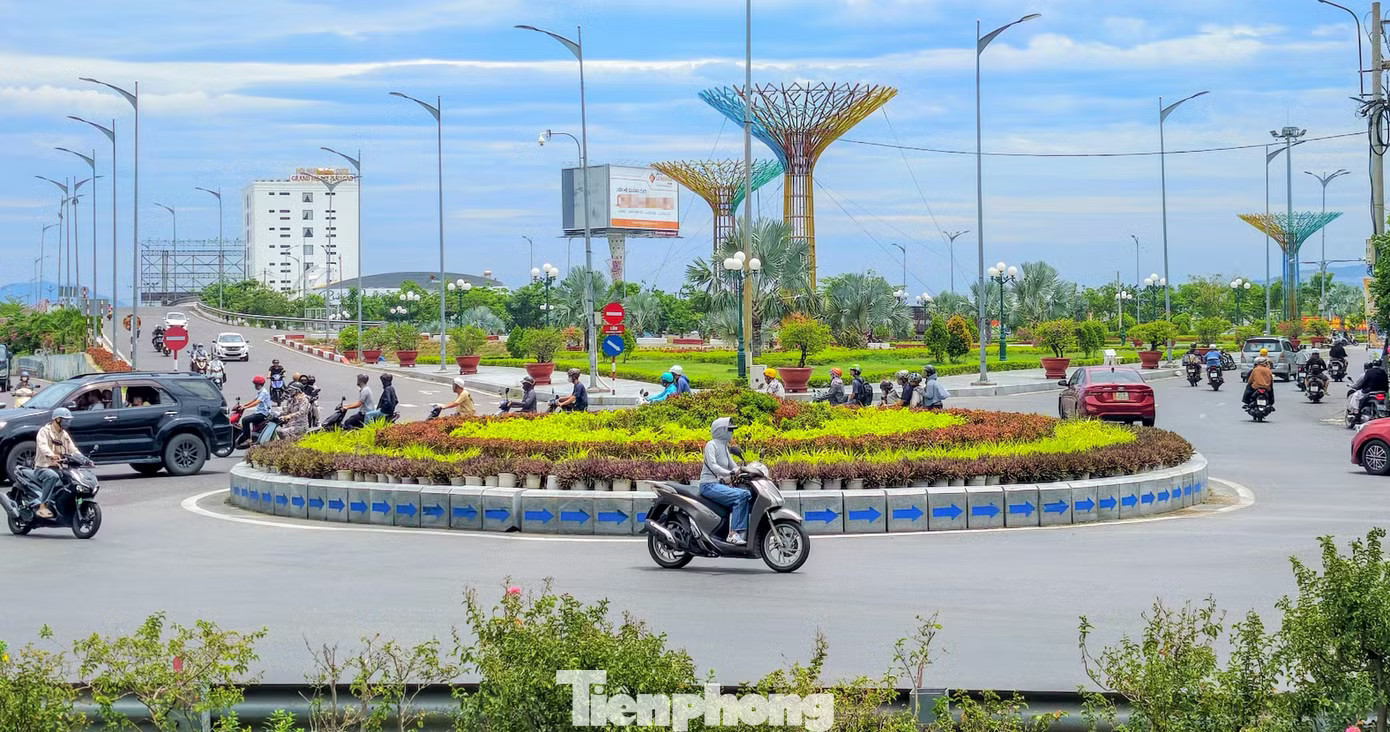 Hiện trạng một nút giao thông vừa được rót 900 tỷ để 'lên đời' - Ảnh 10.