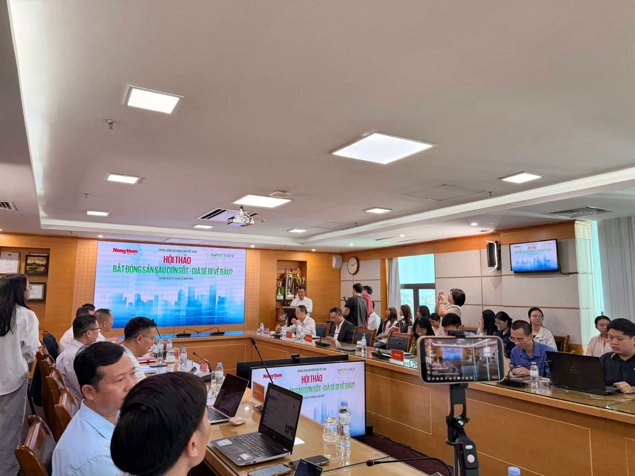 Bất động sản sau cơn 'sốt giá': Thị trường cần minh bạch để lấy lại niềm tin