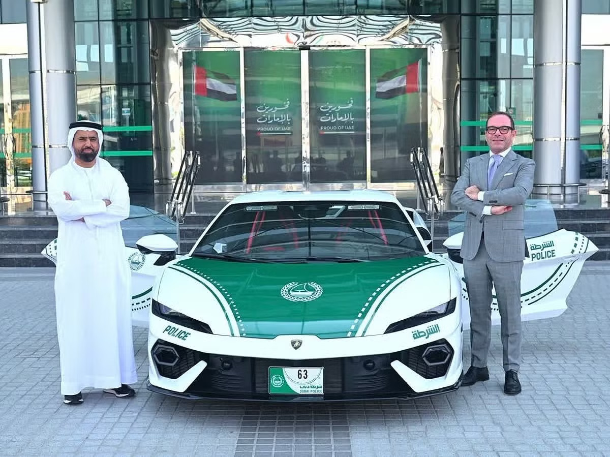Siêu xe Lamborghini Temerario gia nhập đội xe của Cảnh sát Dubai. Siêu xe Lamborghini hybrid gia nhập đội xe cảnh sát Dubai - Ảnh 1.