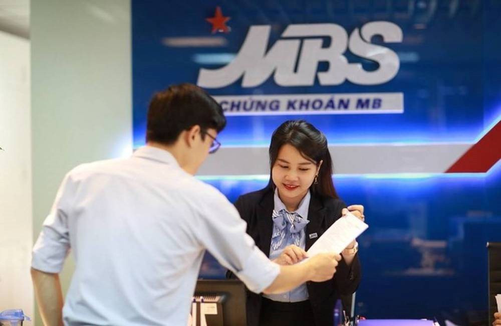 gioi-thieu-ve-chung-khoan-mbs.jpg