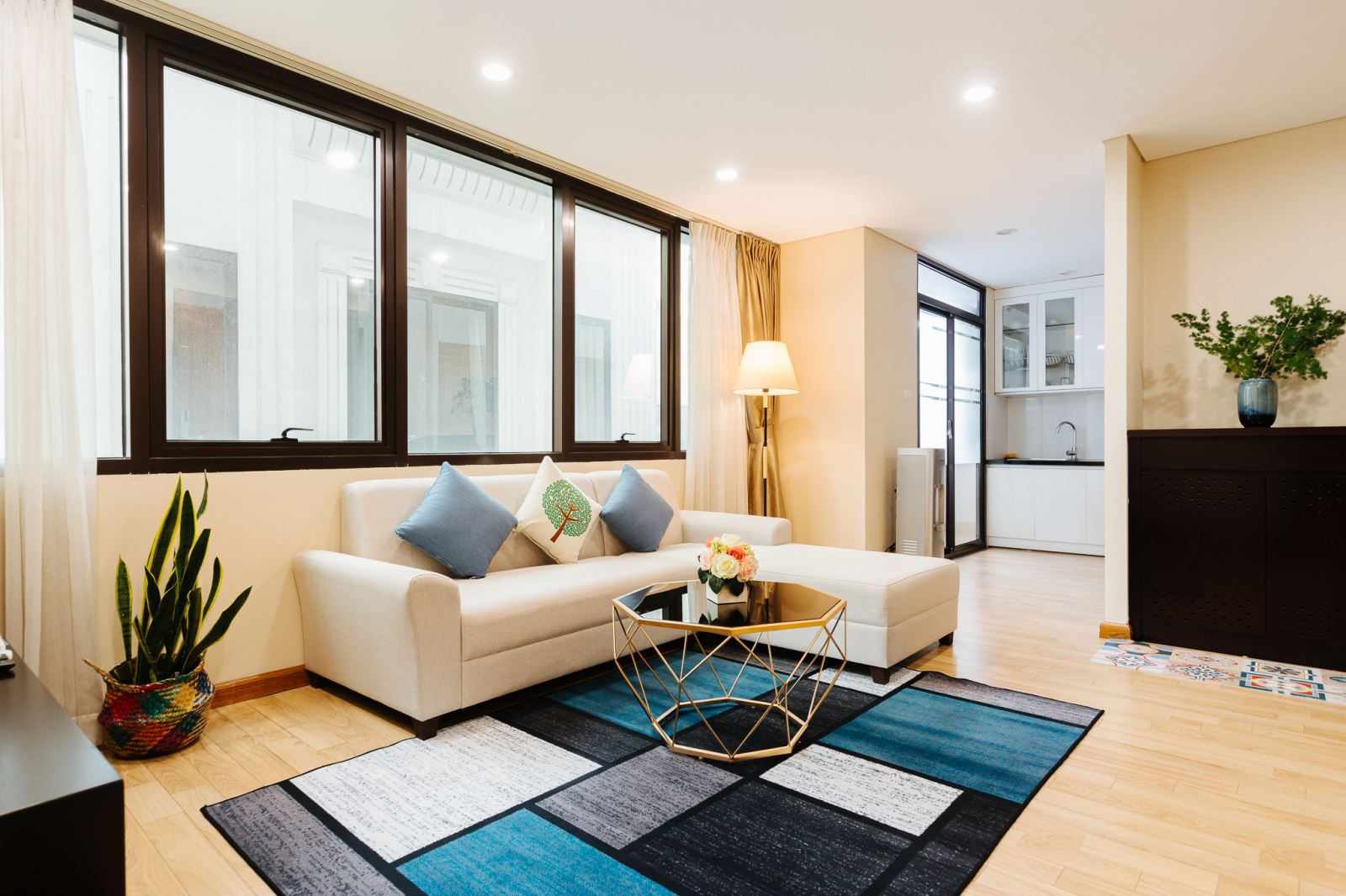savills-nhan-dinh-can-ho-dich-vu.jpg