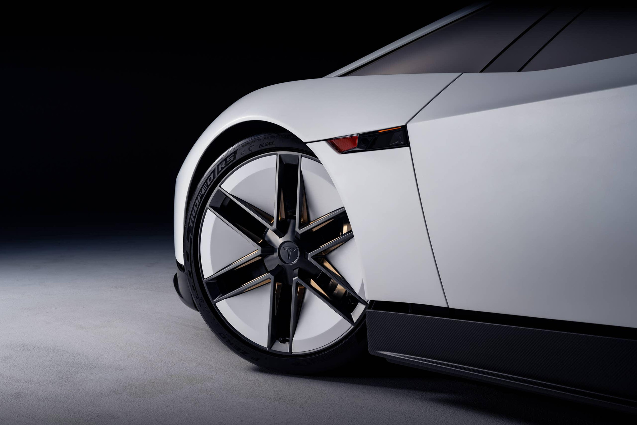 tesla-roadster-5_1792125274.jpg