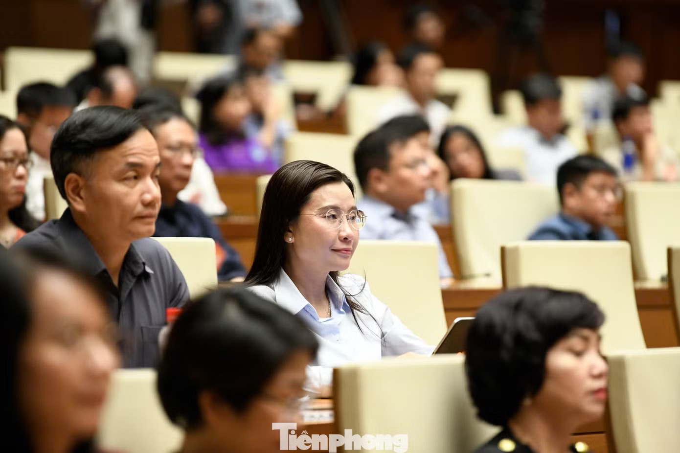 Đại biểu dự hội nghị. Ảnh: Như Ý. Năm 2027, dự kiến chi thường xuyên hơn 2 triệu tỷ, trong đó có chi cải cách tiền lương - Ảnh 2.