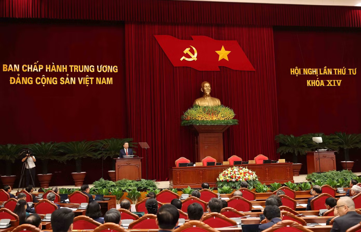 Bộ Chính trị, Ban Bí thư tổ chức hội nghị toàn quốc quán triệt, triển khai thực hiện Nghị quyết Trung ương 4 - Ảnh 1.