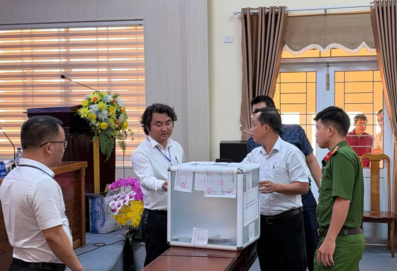 Trúng đấu giá mỏ cát hơn 1 triệu đồng/m³, doanh nghiệp nói 'nhầm' và chấp nhận bỏ cọc - Ảnh 1.