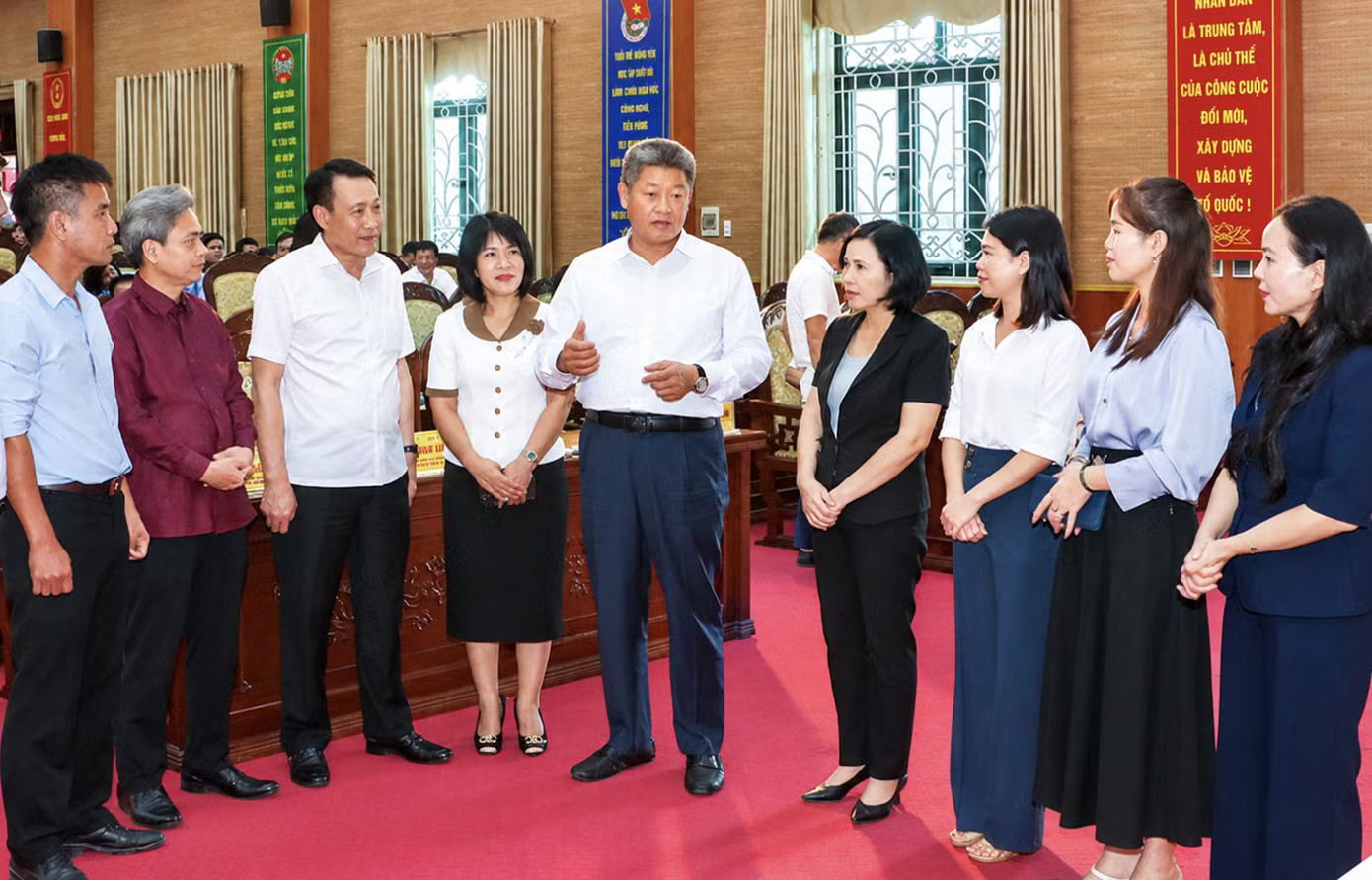 Chủ tịch Hưng Yên cam kết giải quyết kiến nghị của người dân đến cùng - Ảnh 1.