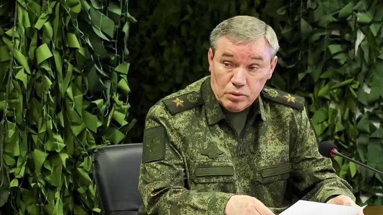 Nga tấn công tổng lực, Ukraine mất thành trì quan trọng ở Donbass - Ảnh 1.