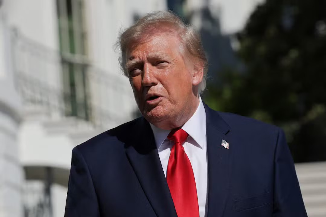 Tổng thống Mỹ Trump nói không liên quan đến việc Ukraine bị gián đoạn kết nối Starlink - Ảnh 1.