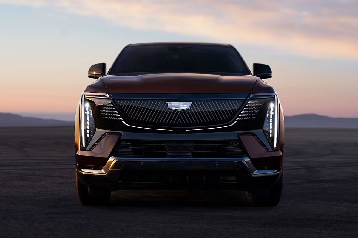 Vụ cháy khiến 6 chiếc SUV của Cadillac bị hủy hoàn toàn. Ảnh: Cadillac. 6 xe điện hạng sang Cadillac cháy rụi, nghi ngờ do pin cao áp - Ảnh 2.