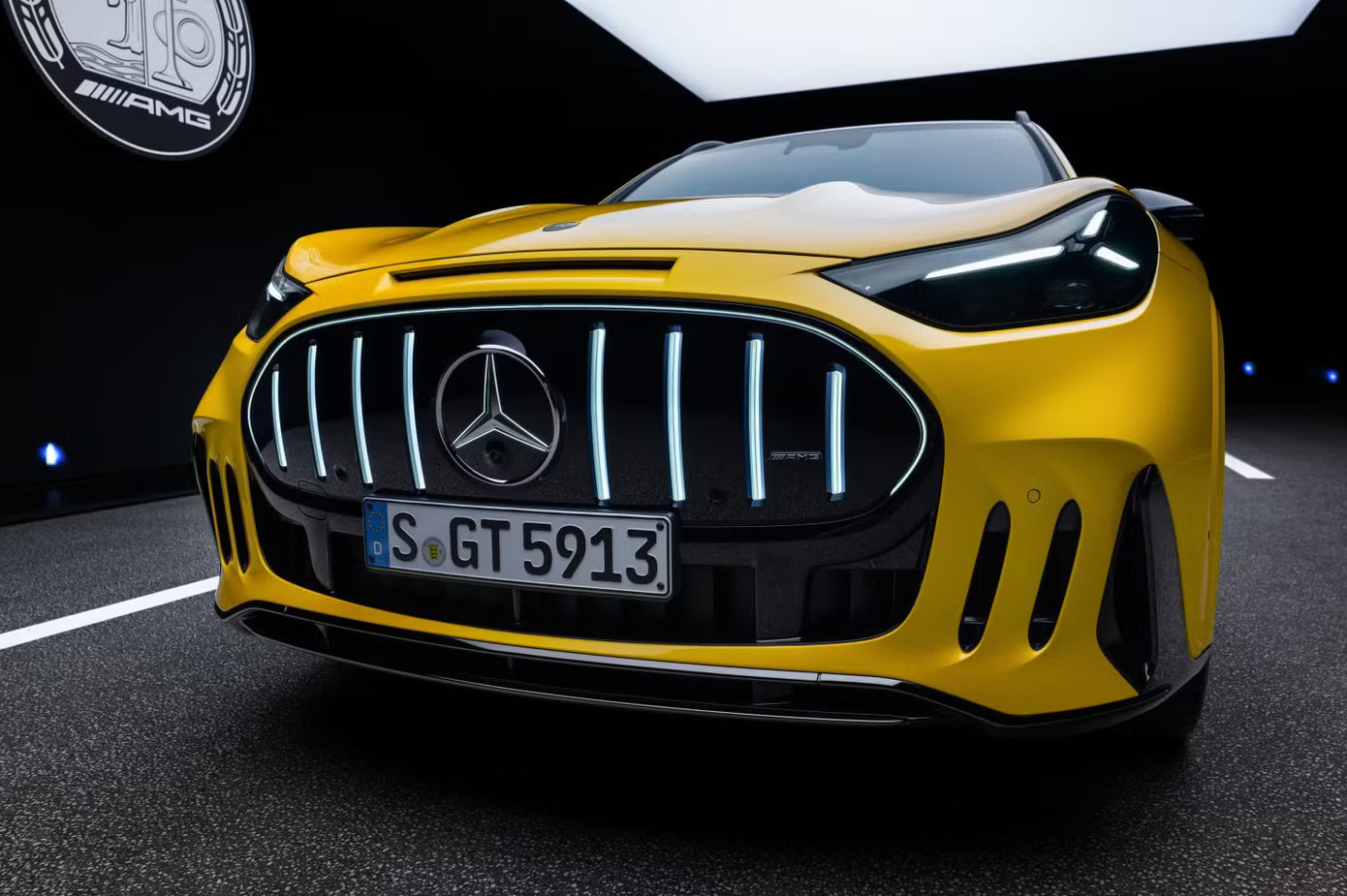 Mercedes tung SUV mạnh nhất, cạnh tranh Porsche Cayenne Electric - Ảnh 11.
