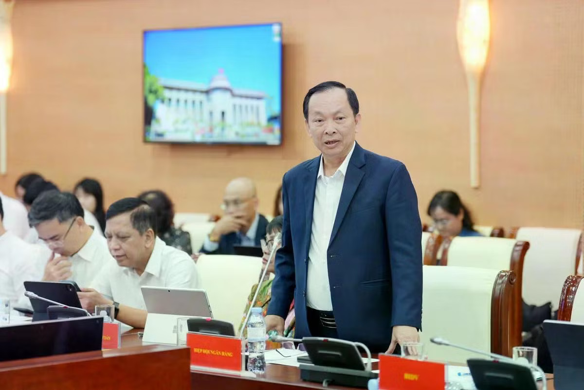 Họp 'nóng' về giảm lãi suất, lãnh đạo các ngân hàng nói gì? - Ảnh 2.