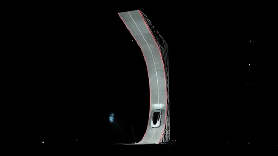tesla-flying-car-elon-musk.gif