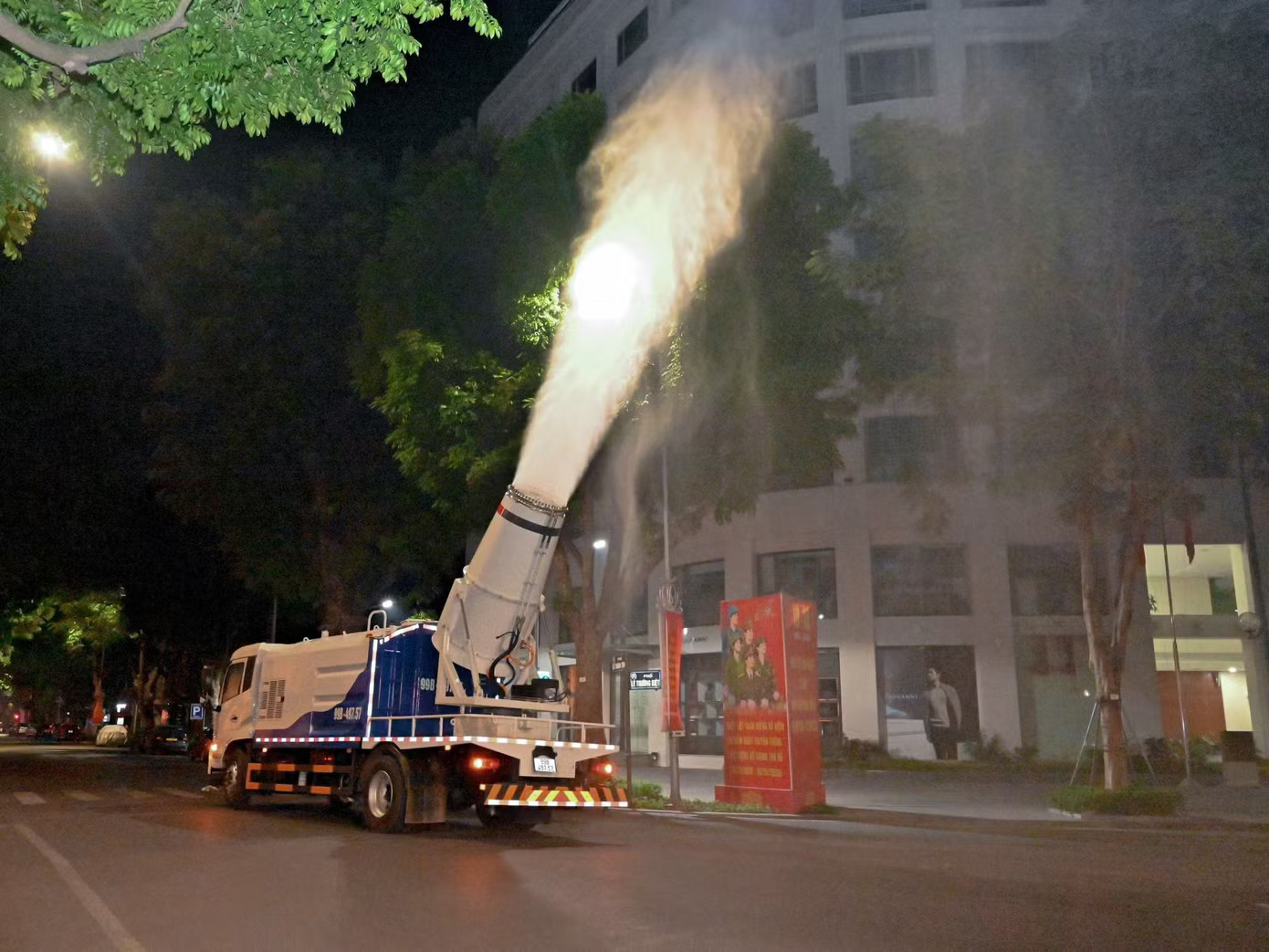 Hà Nội ứng phó ‘mùa ô nhiễm’: Khuyến khích người dân chụp ảnh 'bắt lỗi' để xử lý - Ảnh 1.