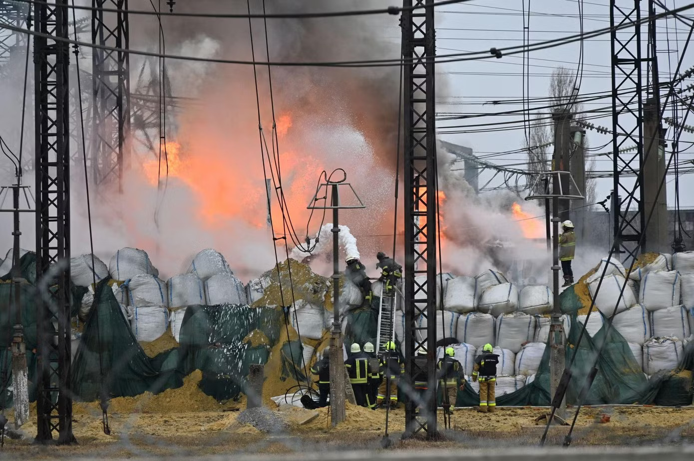 Washington - Kiev rạn nứt, hòa bình ở Ukraine đứng trước phép thử mới - Ảnh 3.