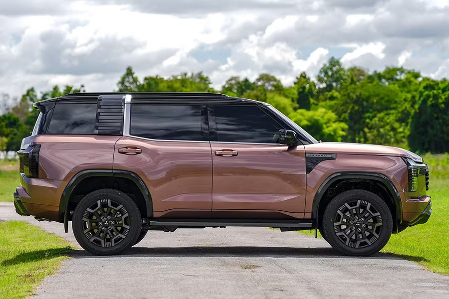 Mitsubishi Pajero mới chốt giá tại Thái Lan, chờ ngày về Việt Nam - Ảnh 2.