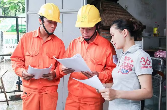 Đề xuất áp giá điện theo giờ: Chưa rõ tác động, chuyên gia cảnh báo gì? - Ảnh 1.